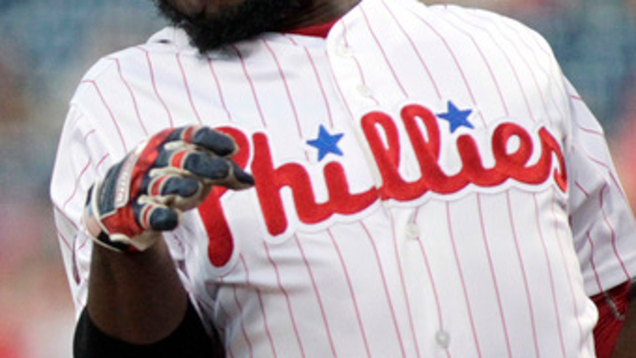 Kelly's single in 11th lifts Phillies past Braves (Jul 29, 2017)